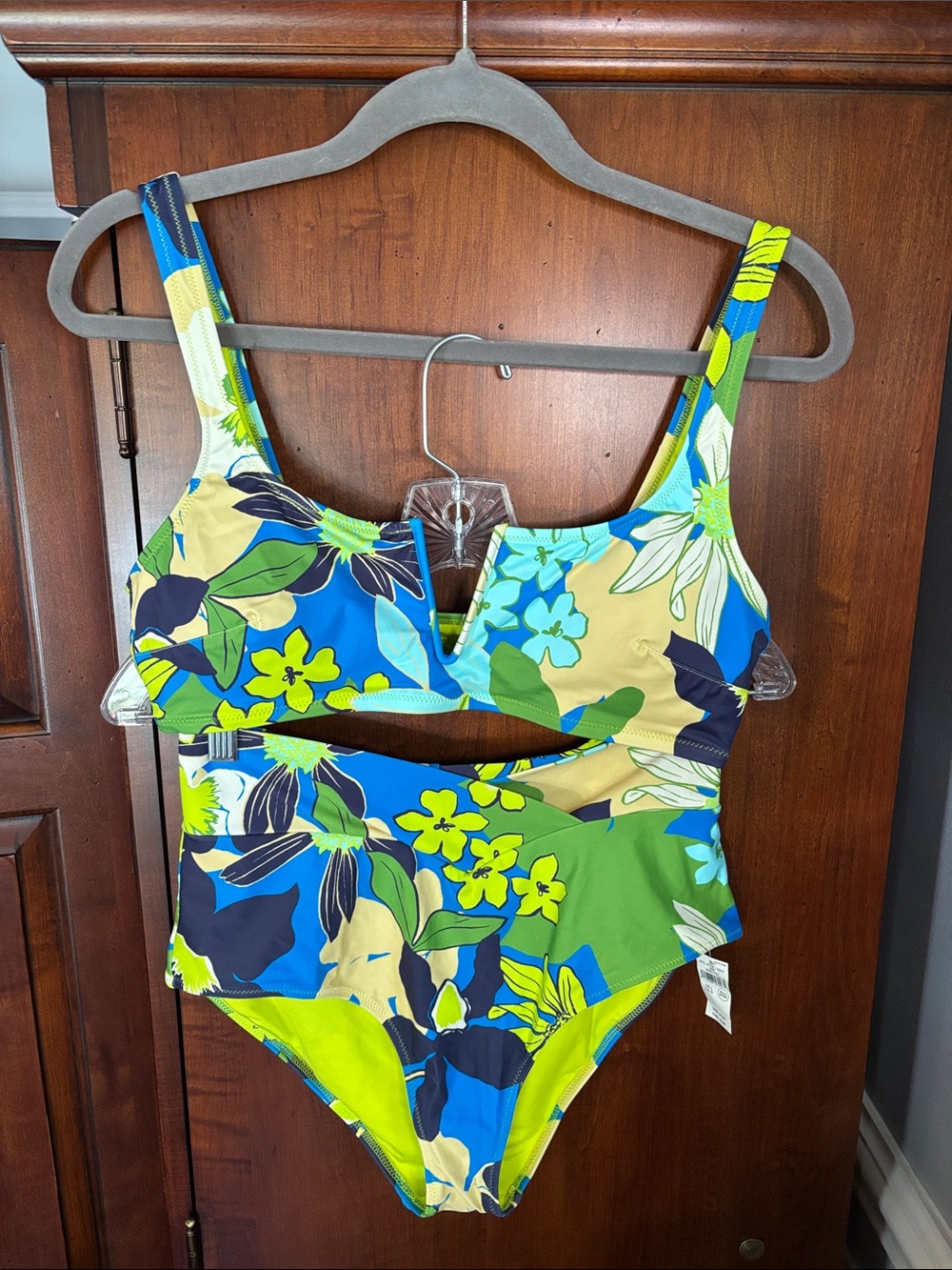 Aerie Bikini Set, Floral V-Notch Scoop top/ Crossover Full Coverage Bottoms